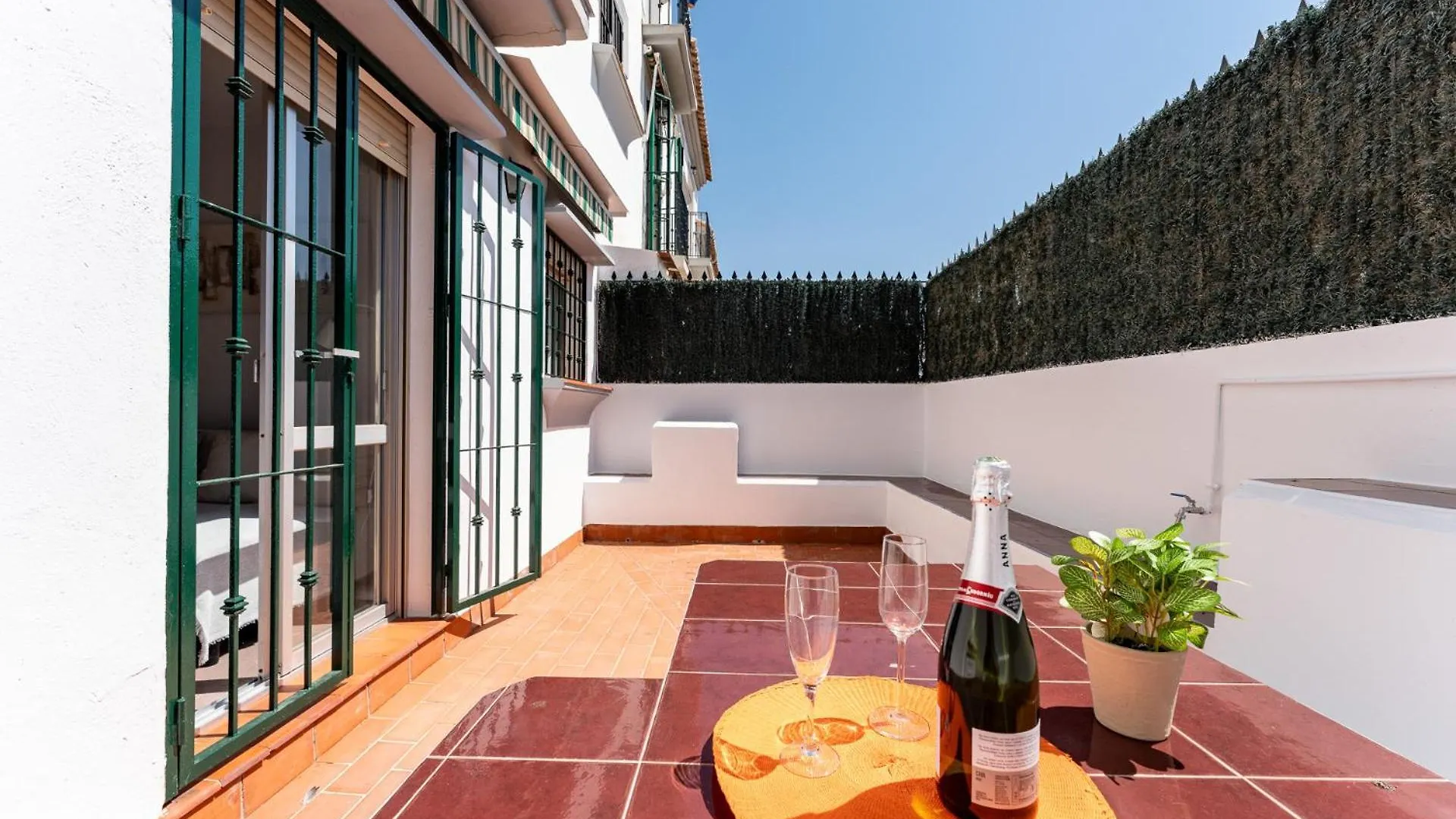 Malagasuite Wave Terrace Τορρεμολίνος